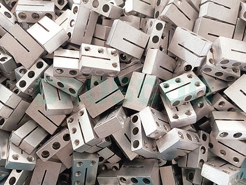 Mechanical lugs